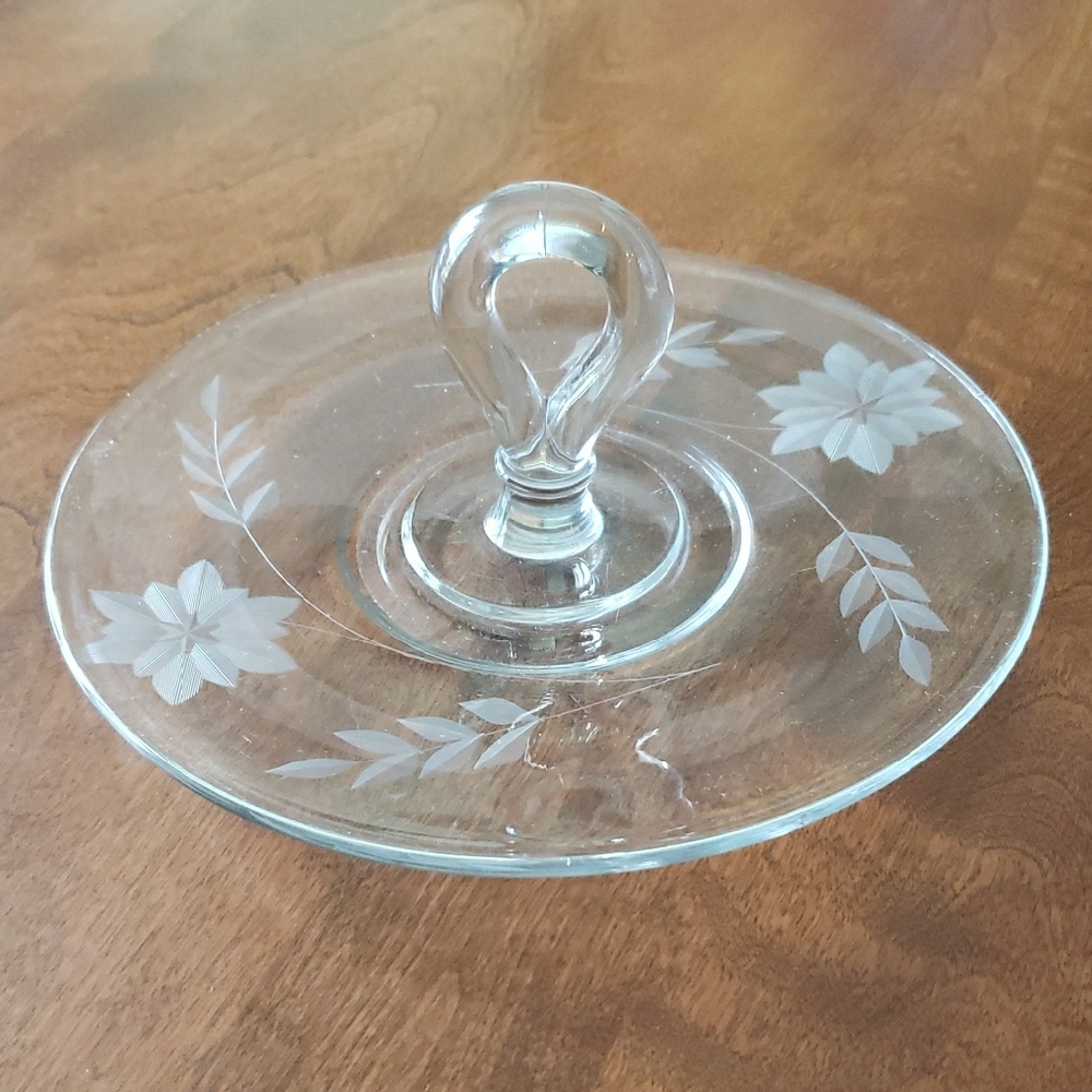 Elegant Glass Serving Platter with Floral Design - Size: 8.5" Diameter x 4" H